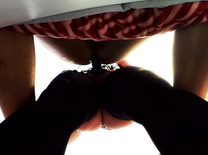 Необыкновенная жена трахает мужа страпоном в разработанный анус