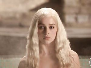 Голая Эмилия Кларк она же Дайнерис Таргариен из Игры Престолов