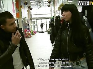 Русский пикапер отодрал девку в туалете за деньги