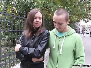 Питерский пикапер развел на секс гостью города