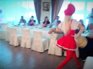 Русская шлюха танцует на вечеринке и трахается со своим партнером