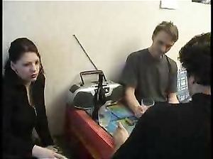 Поимели подружку во все щелки