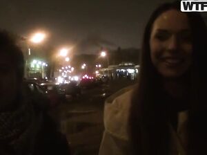 Выебать девку за еду на двоих это новый уровень пикапа