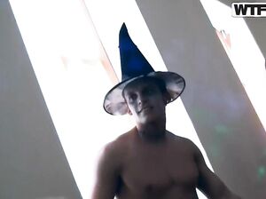 Хеллоуин с беспорядочной оргией