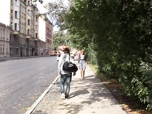 Пара купюр и член негра залетает в анал