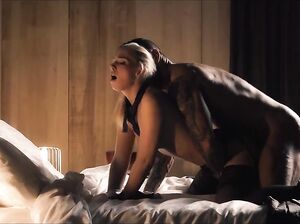 Интим в полумраке