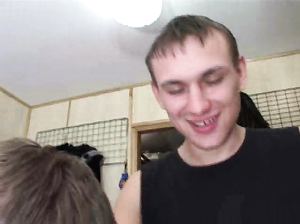 Девку порезали и пустили по кругу трое мужиков