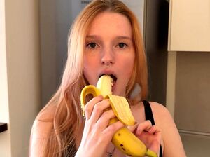 Проигрыш в карты выдается исключительно писькой