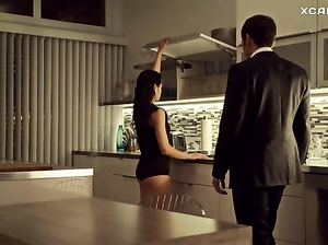 Секс с Татьяной Маслани в сериале Темное Дитя