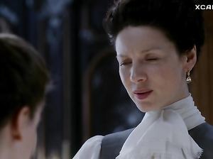 Сериал Чужестранка: Голая Клэр Сермонн