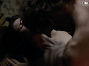 Джейми Маккензи трахает Клэр Бичем Рэндалл (Чужестранка)