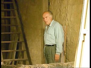 Эммануэль Беар позирует голой в фильме Очаровательная проказница