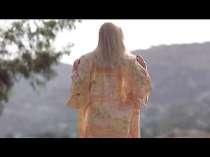 Джейми Прессли соблазняет мужика в фильме Ядовитый плющ: Новое совращение