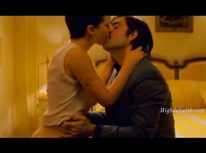 Обнаженная Натали Портман в эротическом эпизоде из кино «Отель «Шевалье»»