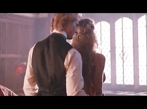 Эротическая сцена с Элизабет Хёрли из фильма Ария