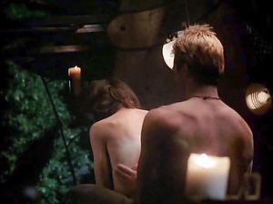 Алисса Милано трахается в фильме Ядовитый плющ 2: Лили