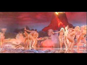 Эротическое шоу от Шины Гершон и других актрис в кинофильме «Шоугерл»