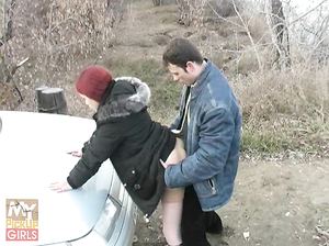 Рыжая малышка сосет пикаперу пенис