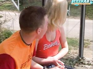 Подростки трахаются с презервативом