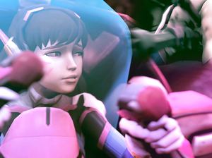 Малышка управляет машиной, которая доводит до оргазма ее подружку