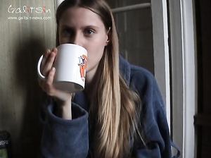 Алена с красивыми сиськами купается в душе