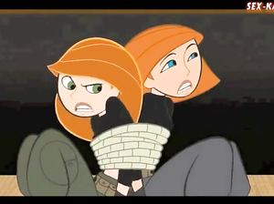 Злой волшебник умело трахнул двух добрых девушек