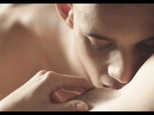 Метис красиво вылизал подружке киску