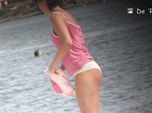 Спалили как девушка снимает с себя одежду