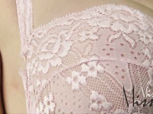 Волшебный луч сделал из телки возбужденную крошку