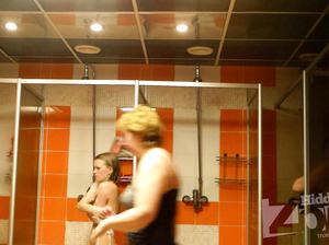 Рыженькая русская цыпочка не знает что ее снимает скрытая камера в бане