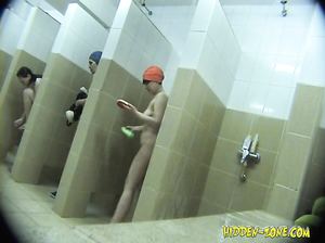 Женщины купаются голые в русской бане