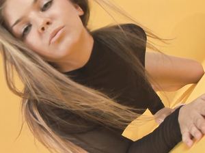 Фотосъемки обворожительной девчонки в профессиональной фотостудии