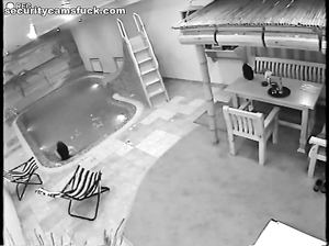 Скрытая камера снимает секс парочки в сауне