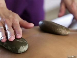 Массажистка лесбиянка фистит ваигны двух сексуальных цыпочек