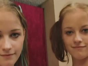 Богатые взрослые мужики трахают двух молоденьких близнецов