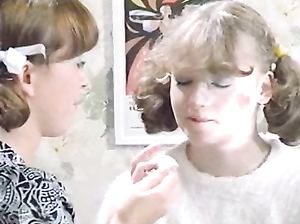 Жаркий трах с двумя сестрами и братом: немецкое ретро порно