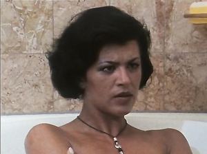 Привлекательная девица приняла пенную ванну, а затем отдалась своему парню