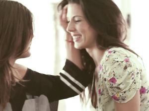 Лесбиянка сделала подруге на день рождения великолепный куннилингус