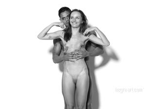 Бэкстэйдж со съемок фотосета с мускулистым мулатом и худенькой крошкой моделью