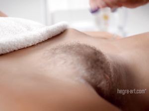 Милене косметолог сделала эпиляцию половых губ и убрала всю растительность