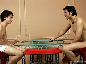 Зрелый отец гей дал сыну поебать свою дырку