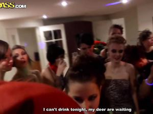 Новогодняя вечеринка закончилась для парней групповой со шлюхами