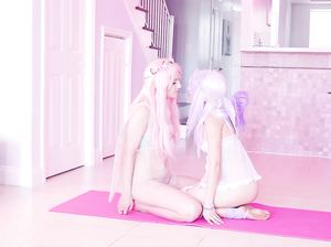 Лесбиянки эльфы трутся пилотками друг о друга