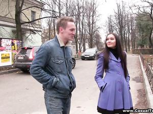 Пикапер познакомился с девкой и поебал ее в тот же день