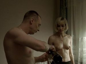 Мужик изменяет жене с местной потаскушкой