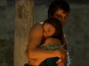 Юная красотка сбежала из дома со своим любовником