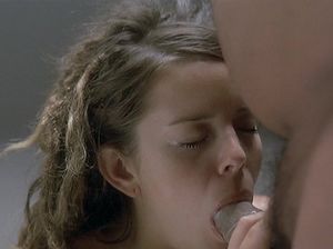 Мужик уломал свою строптивую жену сделать ему минет