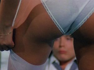 Муж с женой подсматривают за декой, которая соблазняет их сына