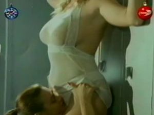 Девушка решила развлечься с новым сотрудником ее организации