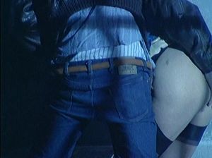 Засадил сзади в темном переулке